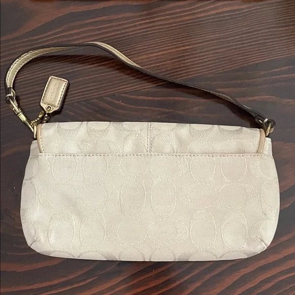 Coach Beige Signature wristlet - Picture 3 of 5